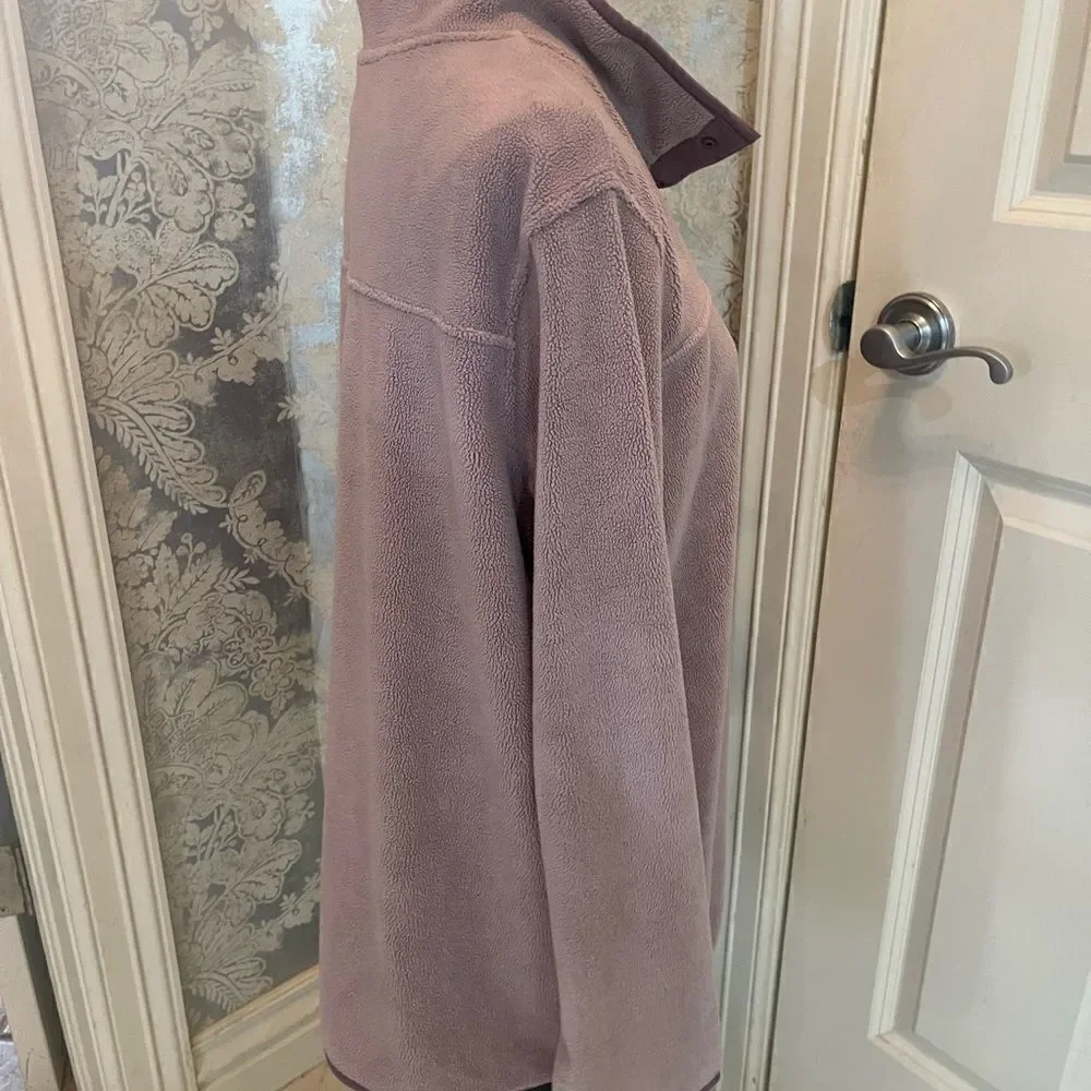 ATHLETIC Lavender Fleece Pullover!